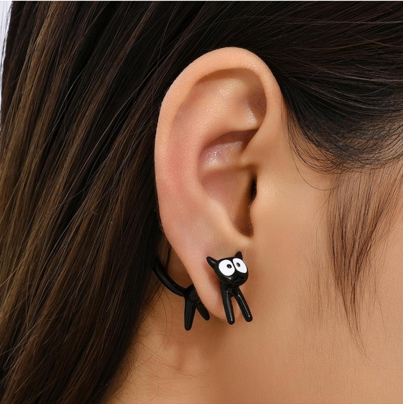 Women’s Pretty Jewelry Black Cat Ear Cuff Earrings! - Picture 1 of 6